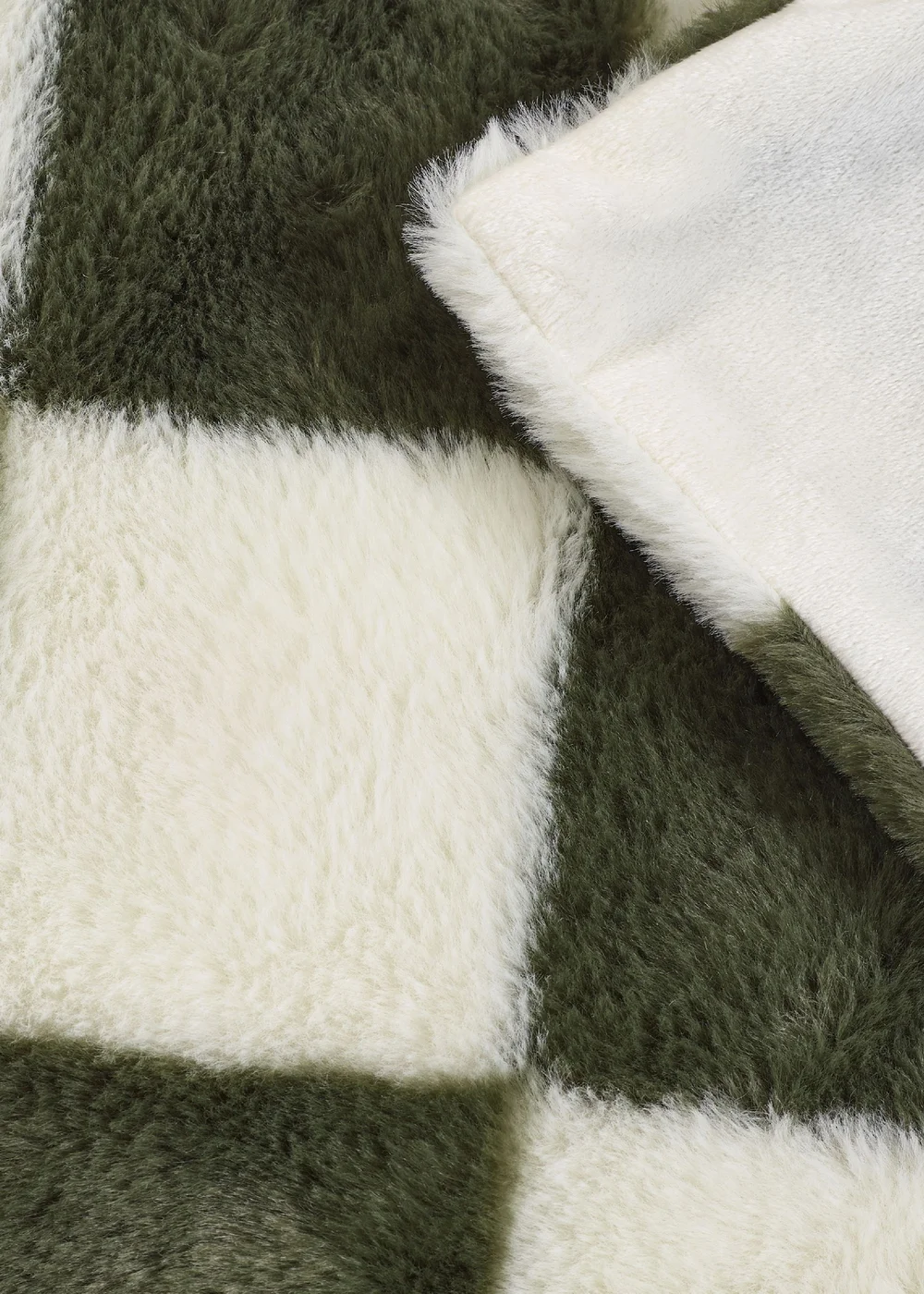 Catherine Lansfield Cosy Soft Checkerboard Fleece 130x170cm Blanket Throw Green - One Size Image 3
