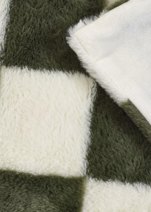 Catherine Lansfield Cosy Soft Checkerboard Fleece 130x170cm Blanket Throw Green - One Size Image 3