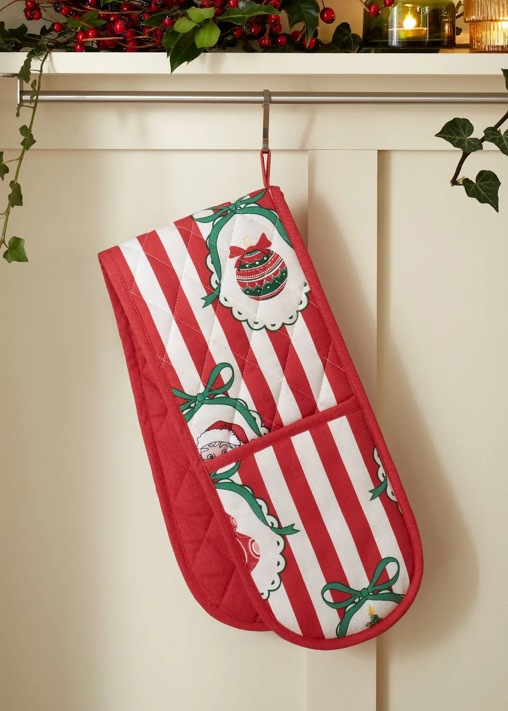 Catherine Lansfield Christmas Vintage Stripe Cotton Kitchen Double Oven Glove Red - One Size Image 2