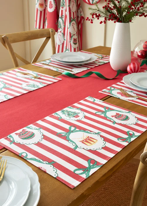 Catherine Lansfield Christmas Vintage Stripe Cotton 30x46cm Dining Placemat 4 Pack Red - One Size Image 2