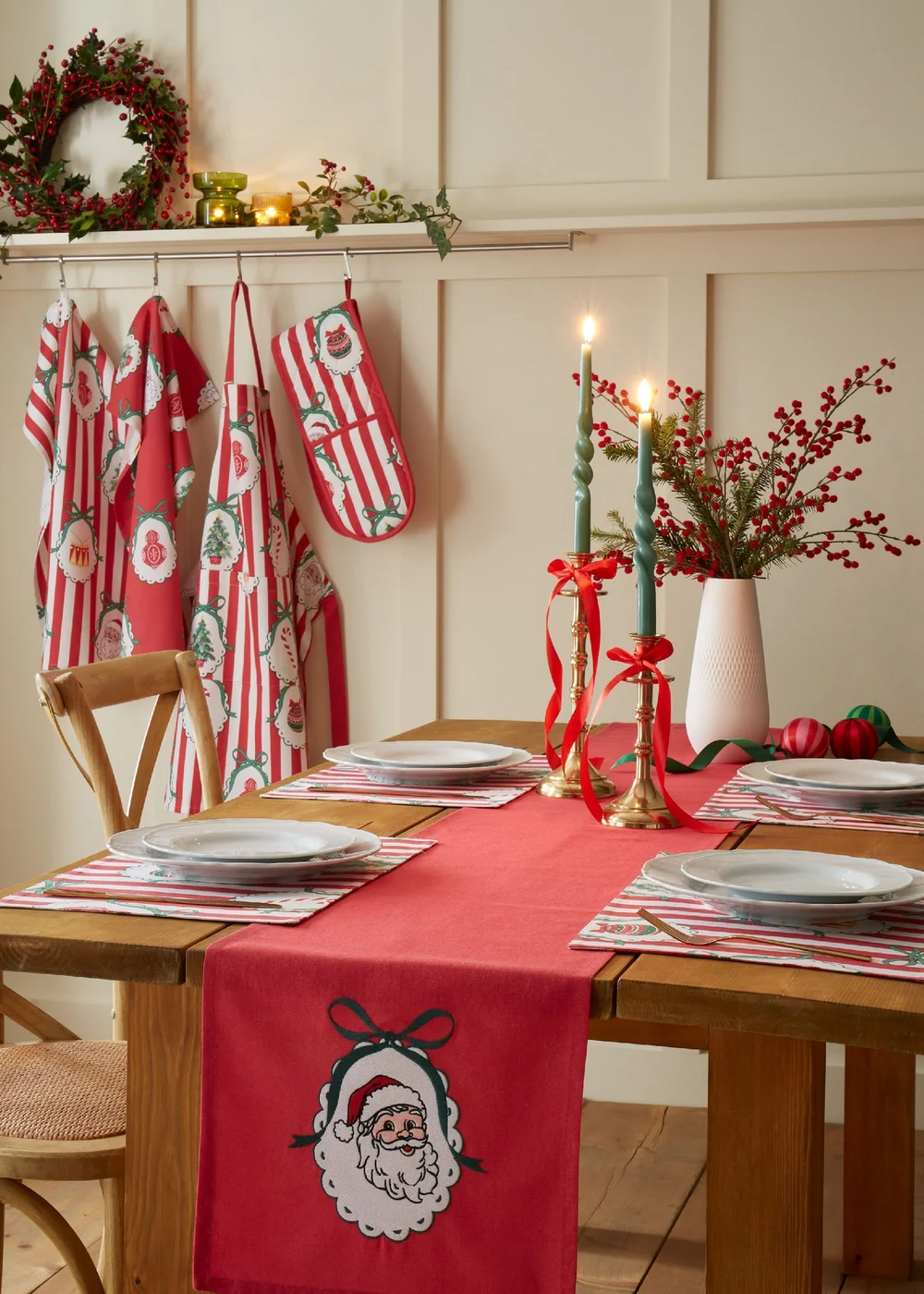 Catherine Lansfield Christmas Vintage Stripe Cotton 30x46cm Dining Placemat 4 Pack Red - One Size Image 3
