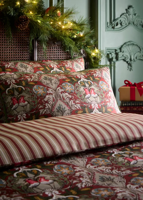 Laurence Llewelyn-Bowen Festive Robin Quilted Red Duvet Cover Set - Double Image 2