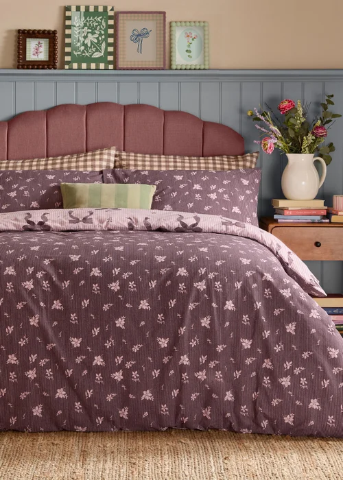 Furn Belle Stripe Single Reversible Duvet Set Rosewood - Single Image 1