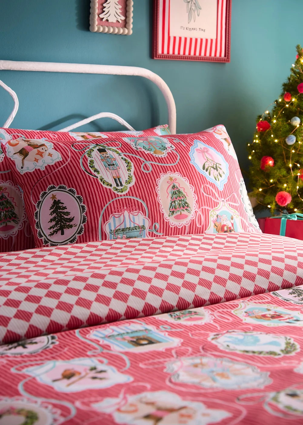 Fusion Christmas Vintage Frames Super Soft Red Duvet Cover Set - Single Image 2