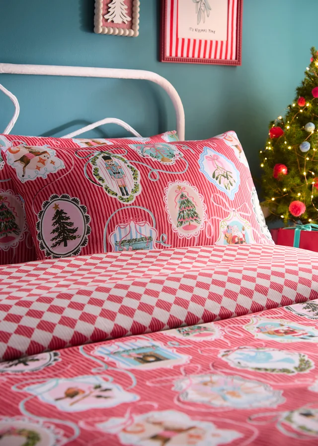 Fusion Christmas Vintage Frames Super Soft Red Duvet Cover Set