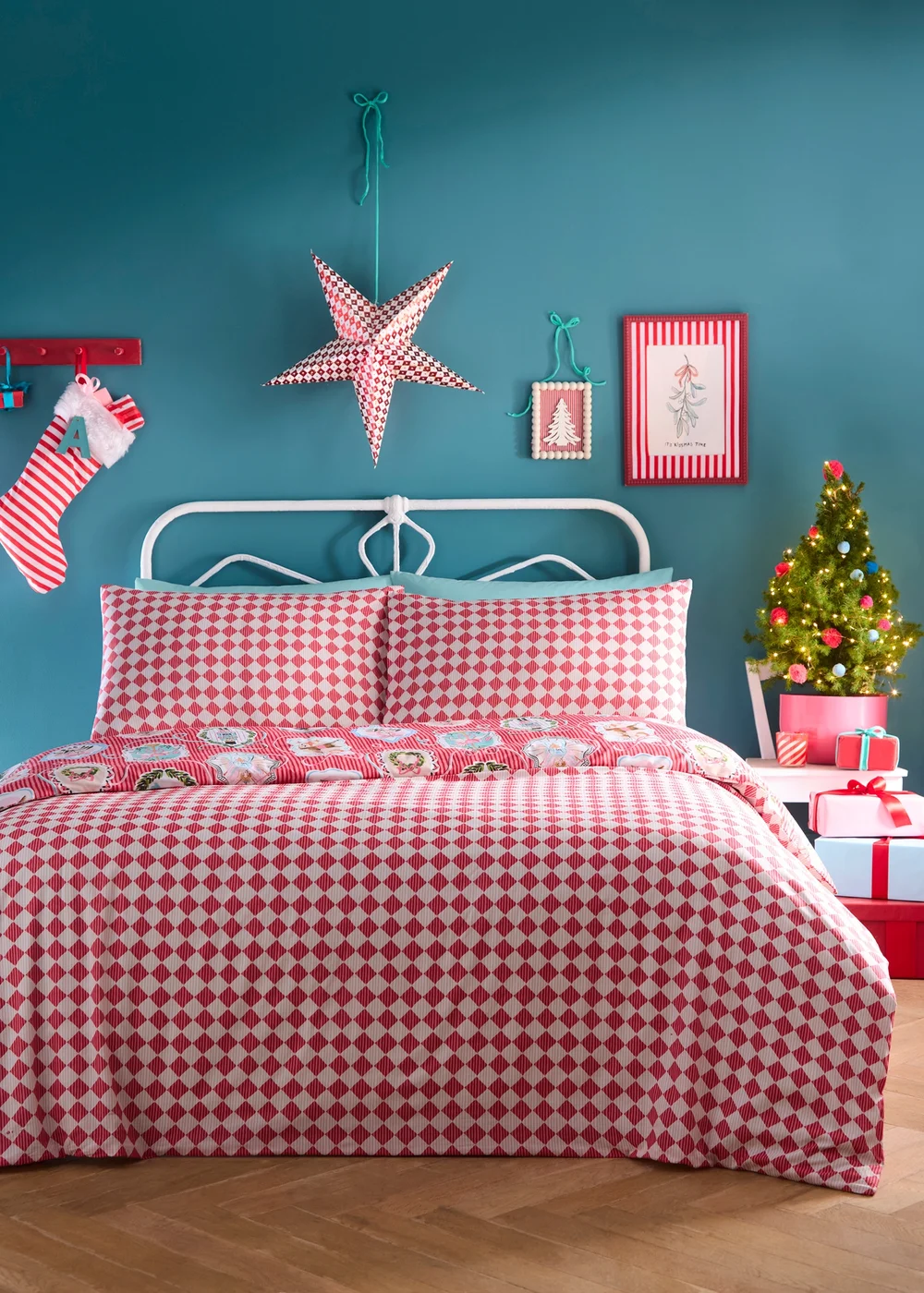 Fusion Christmas Vintage Frames Super Soft Red Duvet Cover Set - Single Image 4
