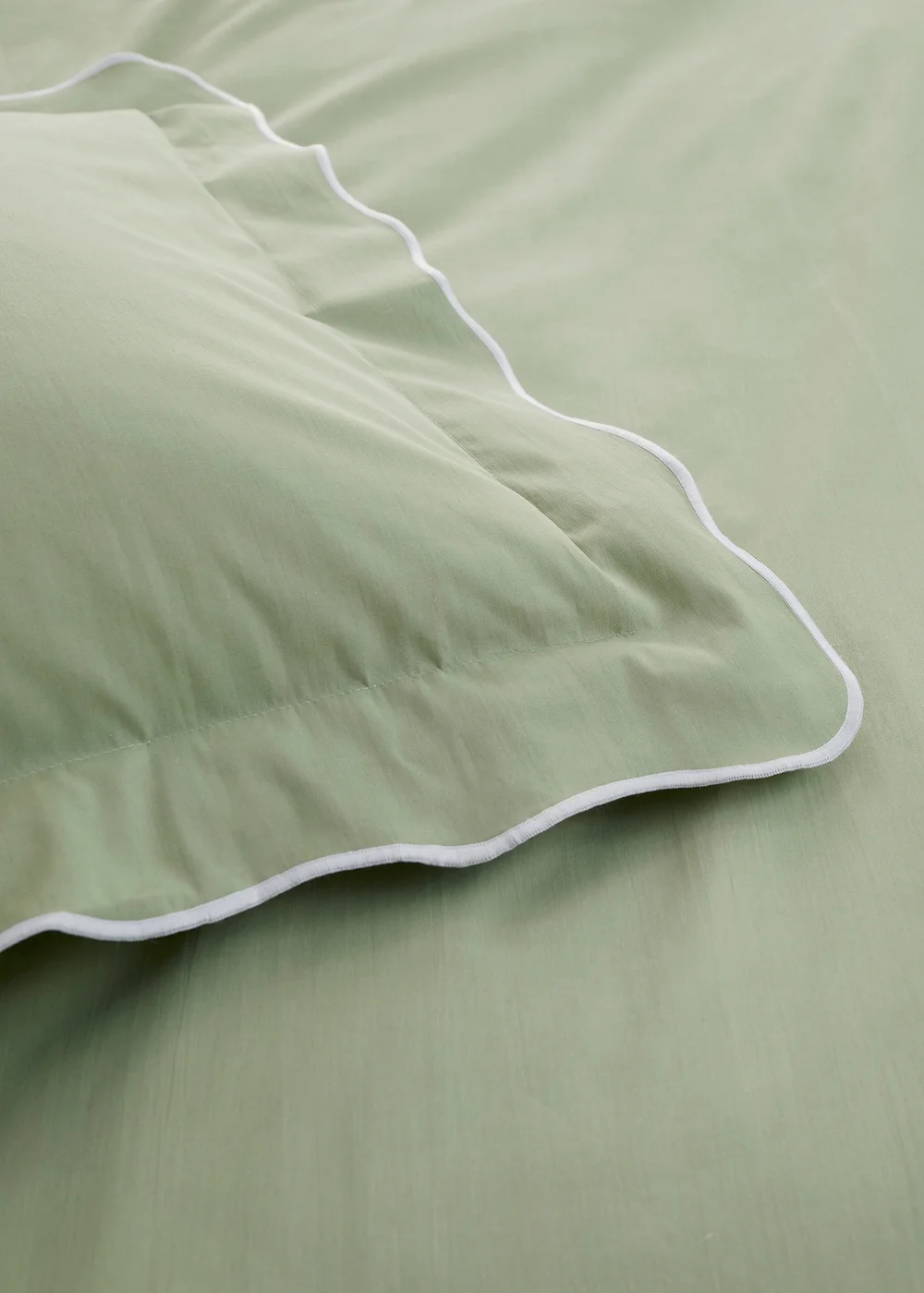 Appletree Scallop Edge Reversible Green Duvet Cover Set - Double Image 3
