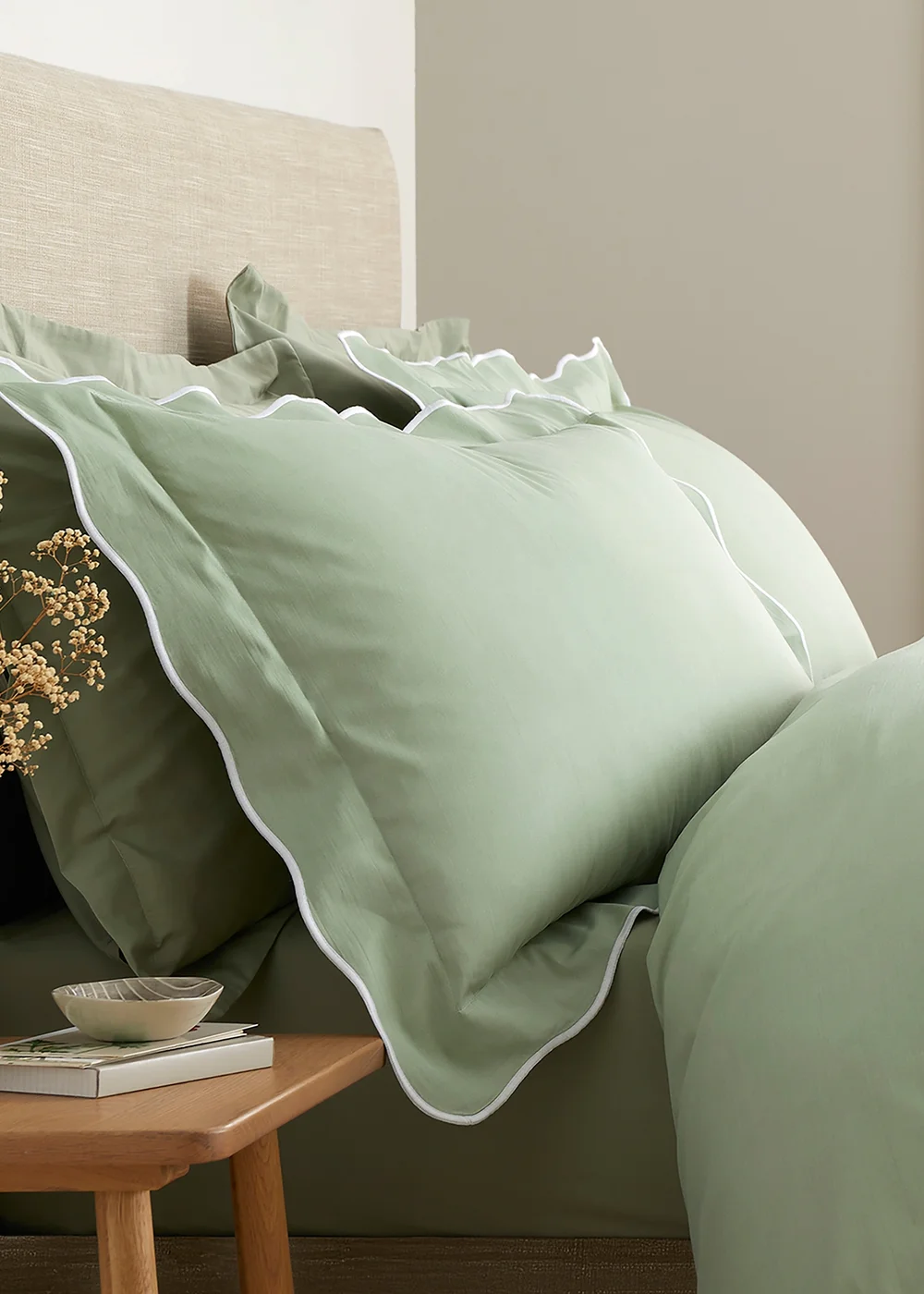 Appletree Scallop Edge Reversible Green Duvet Cover Set - Double Image 2