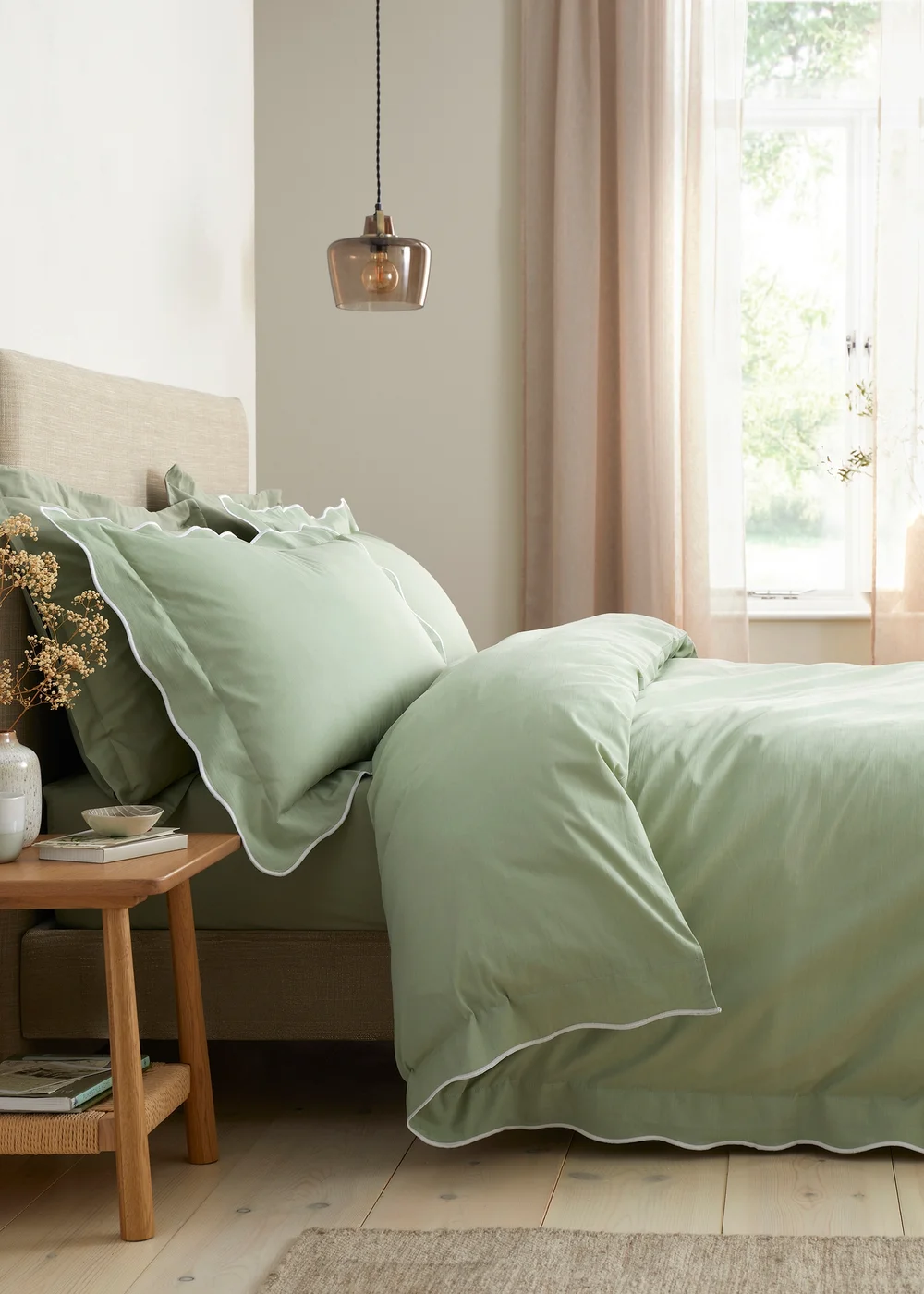 Appletree Scallop Edge Reversible Green Duvet Cover Set - Double Image 1