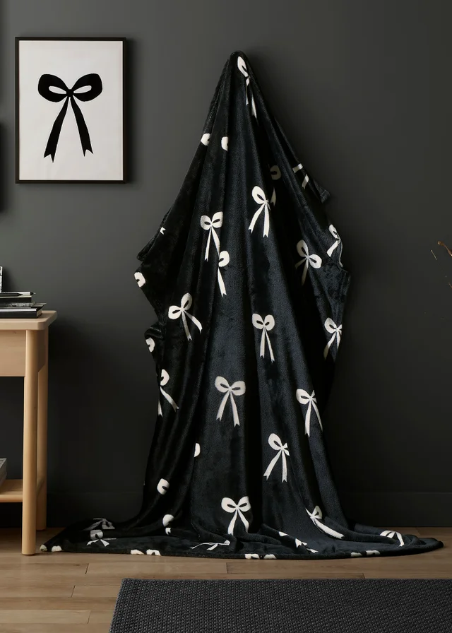 Fusion Bows Fleece Black Throw