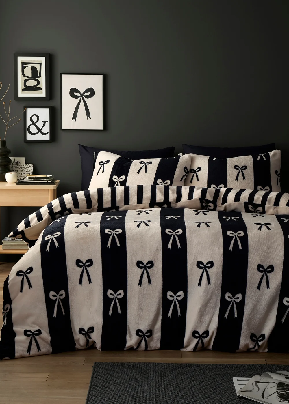 Fusion Bows Fleece Black Duvet Cover Set - Single Image 1