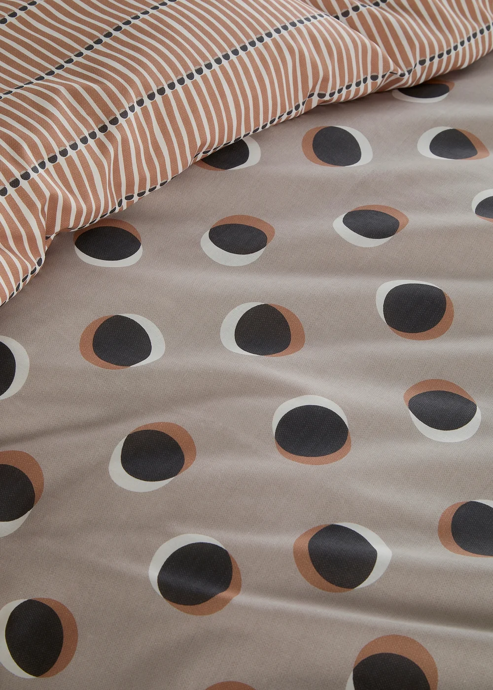 Fusion Polka Spot Reversible Natural Duvet Cover Set - Single Image 3