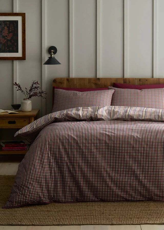Appletree Micro Check Reversible Berry Duvet Cover Set