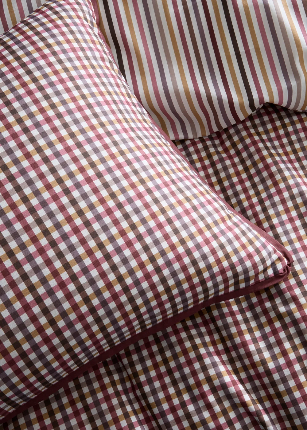 Appletree Micro Check Reversible Berry Duvet Cover Set - Double Image 3