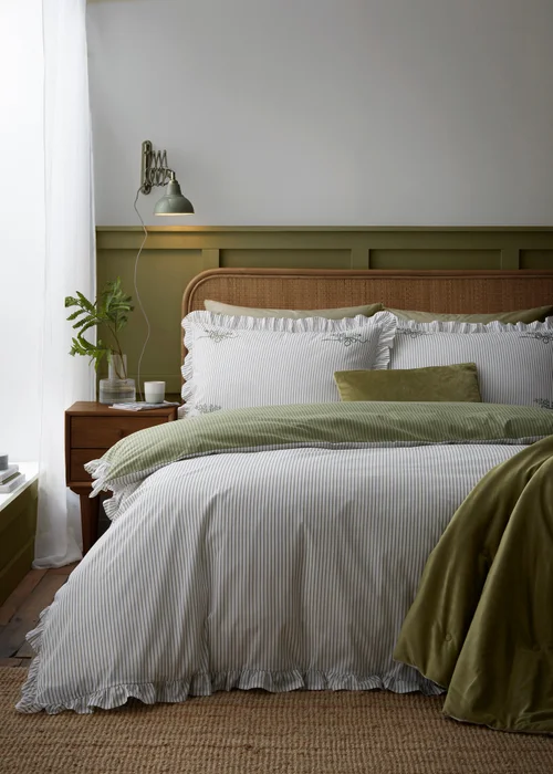 Appletree Frilled Embroidered Bow Stripe Reversible Green Duvet Cover Set - Double Image 5
