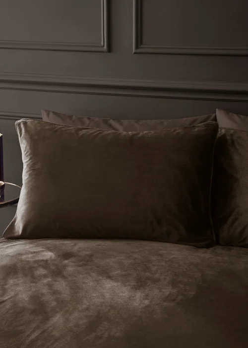 Catherine Lansfield Kingsley Soft Matt Velvet Duvet Cover Set Chocolate - Single Image 2