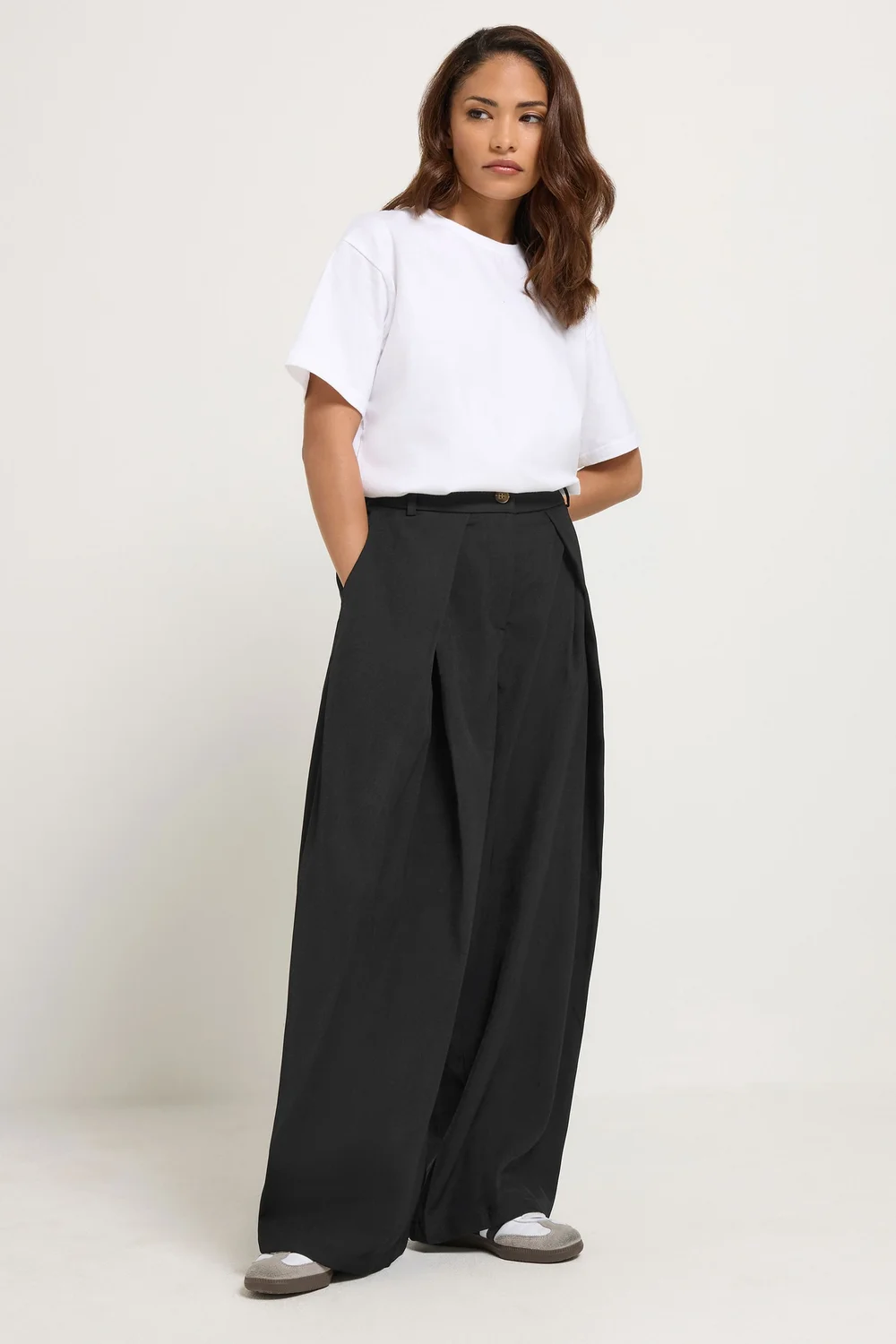PixieGirl Petite Black Wrap Pleated Wide Leg Trousers - 8/L27 Image 1
