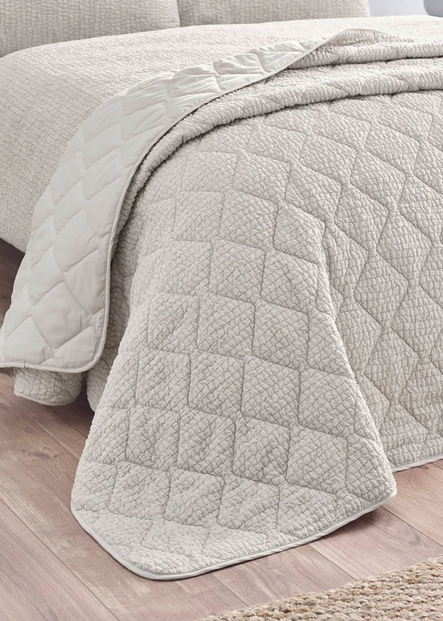 Catherine Lansfield Crinkle Seersucker Texture 220x220cm Bedspread Natural