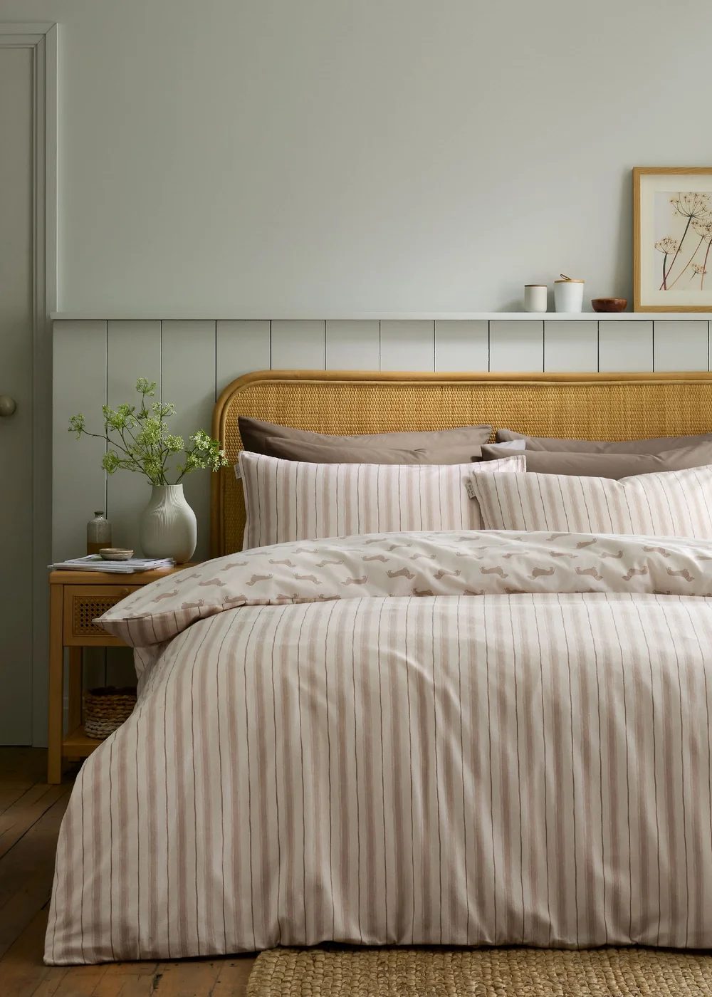Emily Bond Brushed Peggy Dachshund 100% Cotton Reversible Duvet Cover Set Cream - Single Image 2