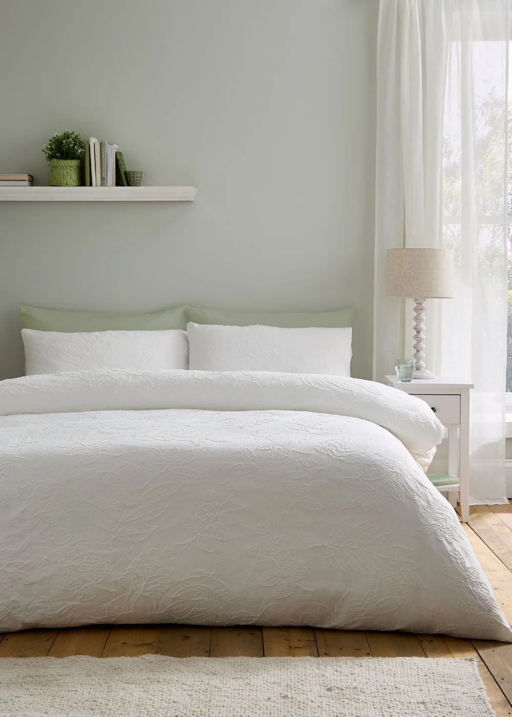 Catherine Lansfield Jacquard Leaves Duvet Cover Set White - Double Image 1