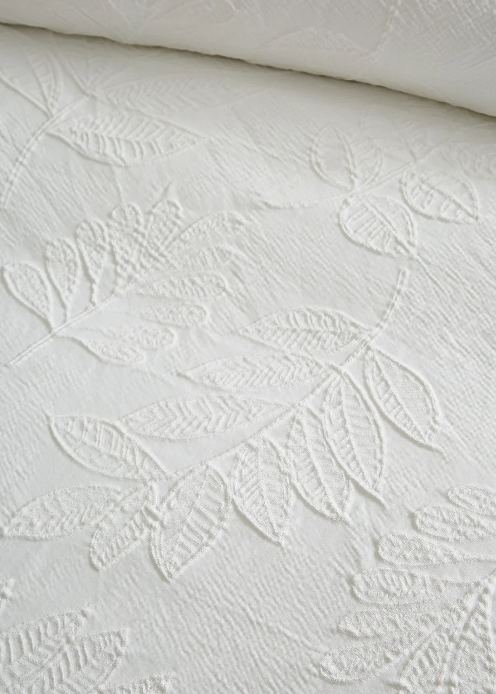 Catherine Lansfield Jacquard Leaves Duvet Cover Set White - Double Image 3