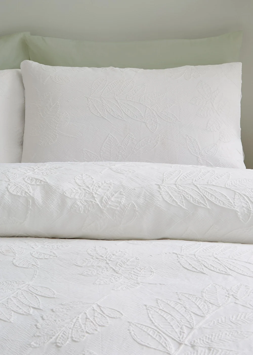 Catherine Lansfield Jacquard Leaves Duvet Cover Set White - Double Image 2
