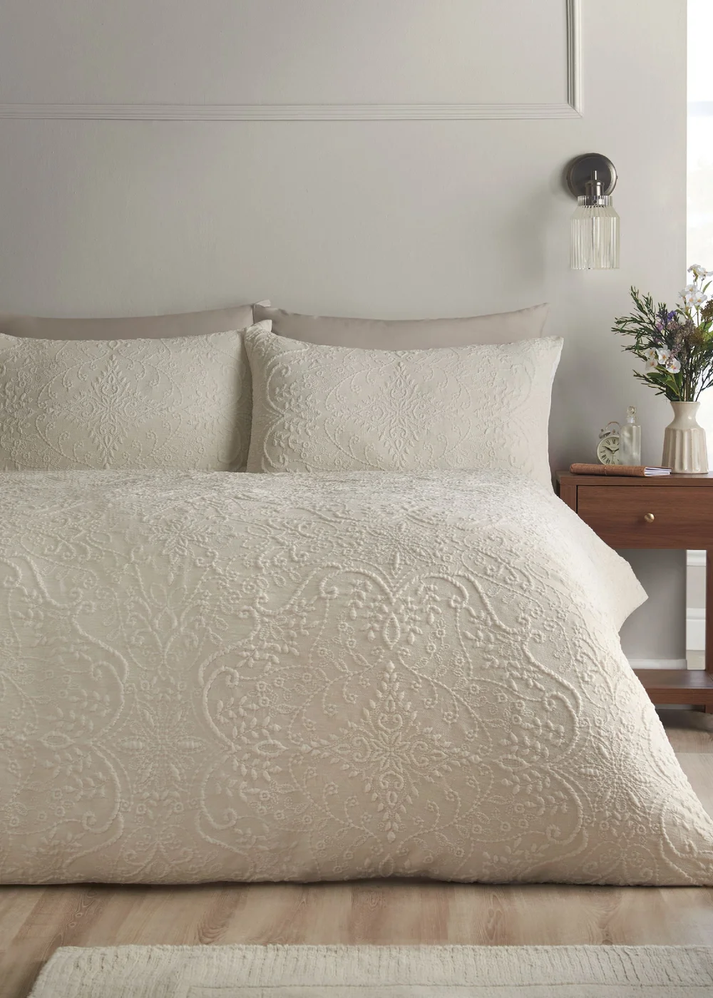 Catherine Lansfield Amelia Jacquard Duvet Cover Set Cream - Single Image 1