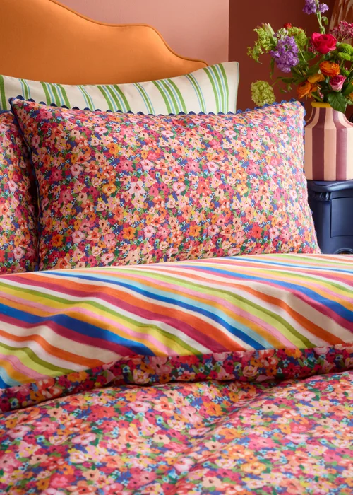 Sophie Robinson Darling Ditsy 100% Cotton Reversible Duvet Cover Set Bright - Single Image 3