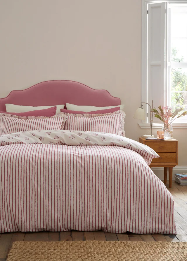 Emily Bond Hand Gathered Posy 100% Cotton Reversible Duvet Cover Set Cream / Red