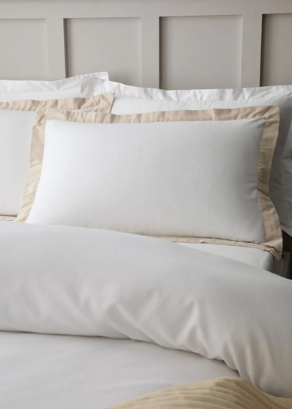 Bianca Fine Linens Brushed Tailored Cotton Duvet Cover Set White / Natural - Single Image 2