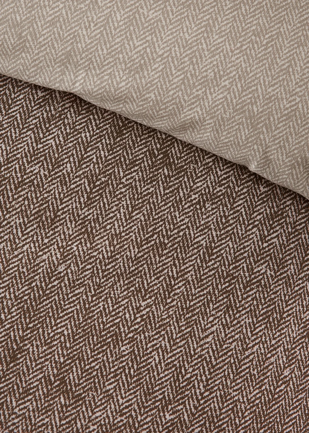 Catherine Lansfield Brushed Herringbone Cotton Reversible Duvet Cover Set Chocolate - Double Image 4