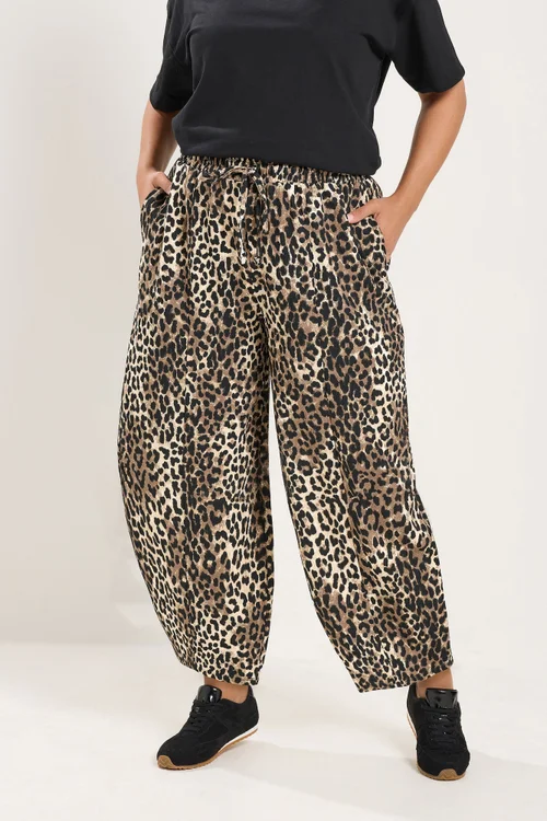 Yours Curve Black Leopard Print Crinkle Barrel Trousers - 26-28 Image 2