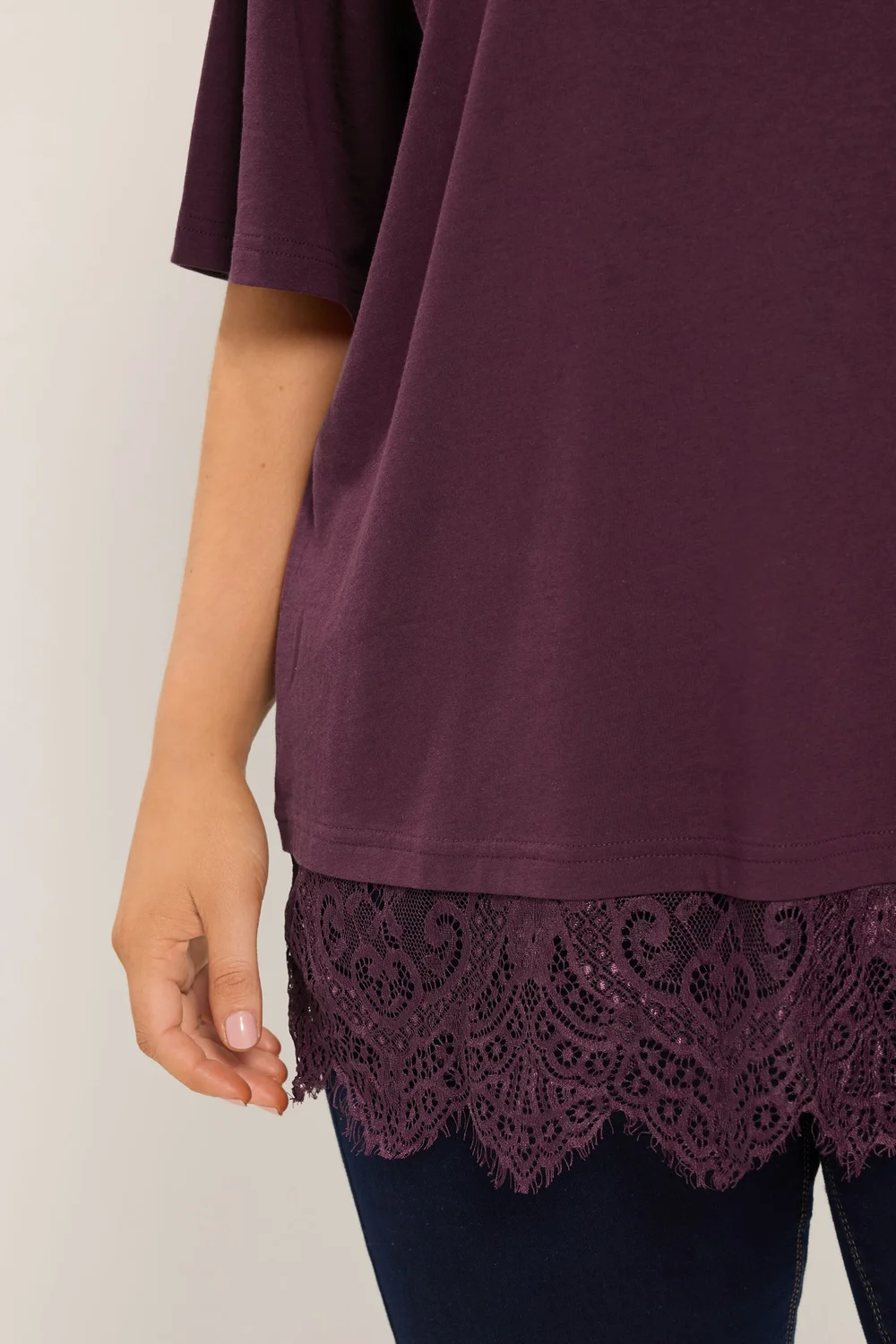 Yours Curve Purple Lace Hem T-Shirt - 26-28 Image 4