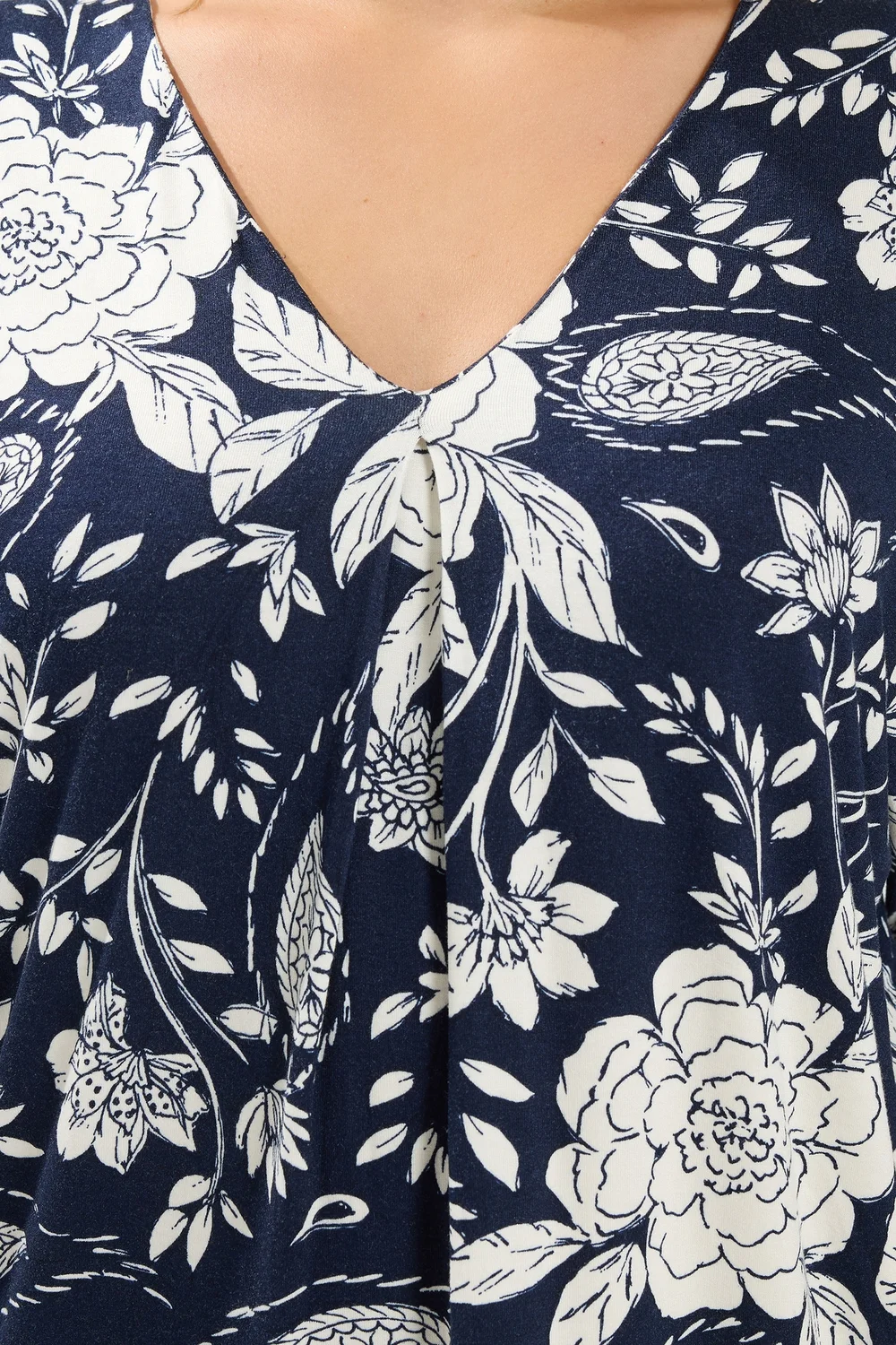 Yours Curve Navy Blue Floral Print Pleat Front Top - 22-24 Image 4