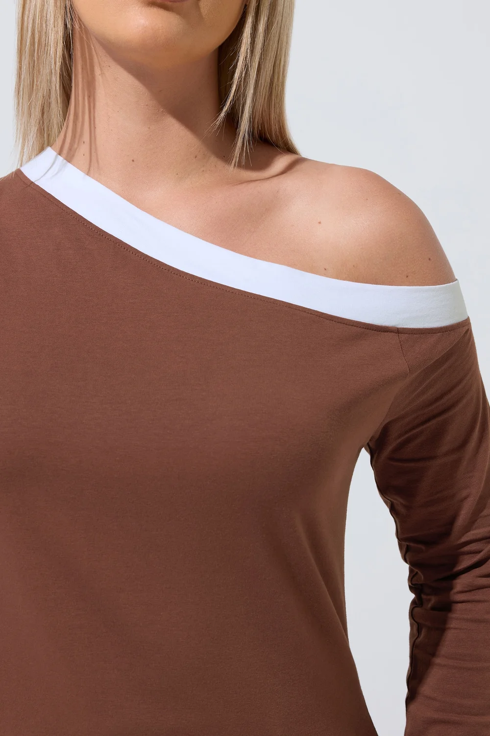Yours Limited Collection Curve Chocolate Brown Contrast Off Shoulder Top - 18 Image 4