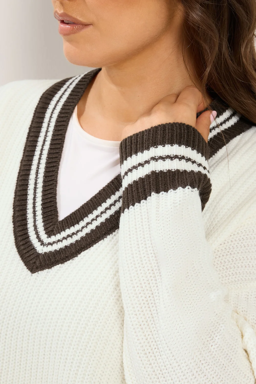 Yours Curve White & Brown Knitted Tennis Jumper - 26-28 Image 4