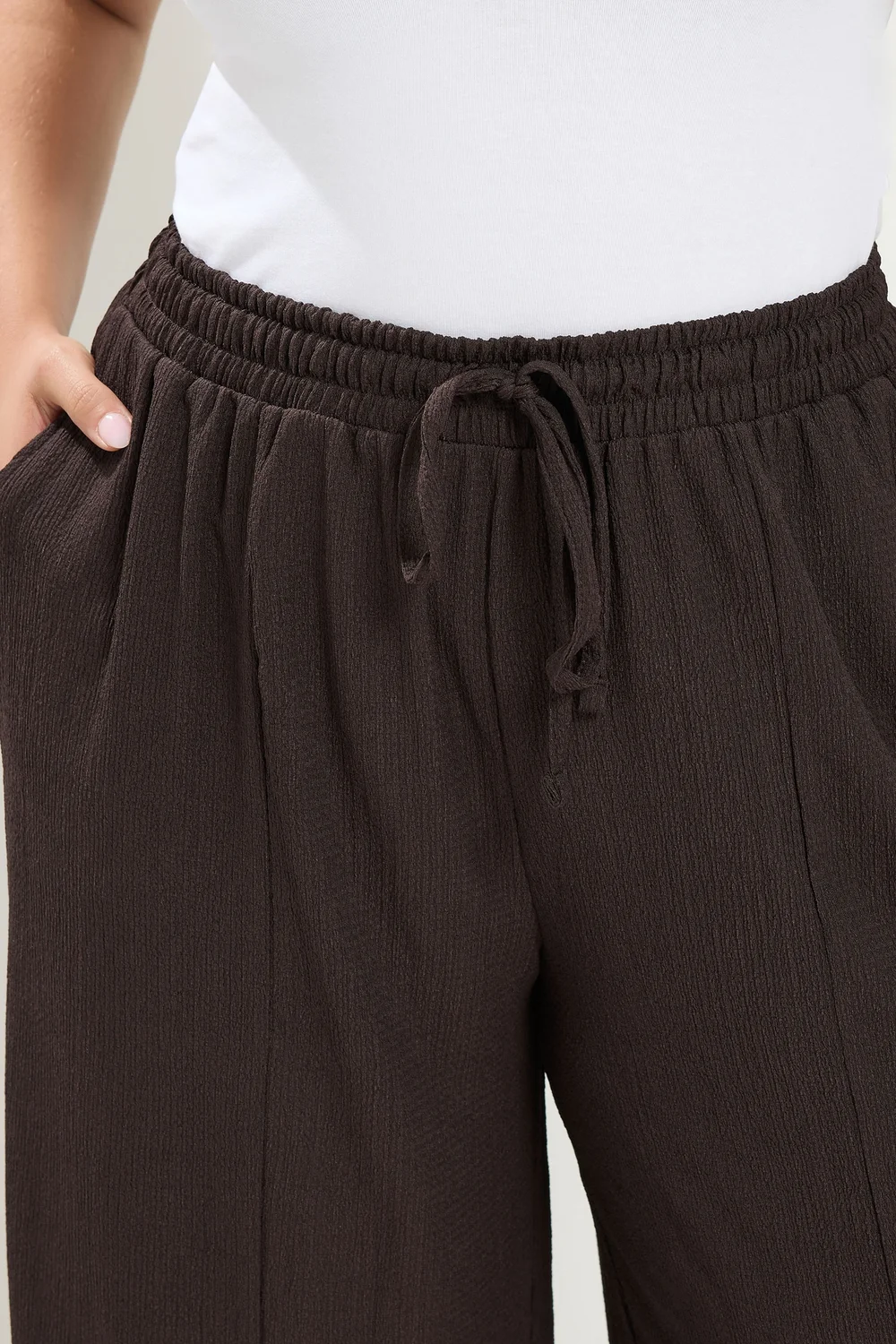 Yours Curve Chocolate Brown Crinkle Barrel Trousers - 26-28 Image 4