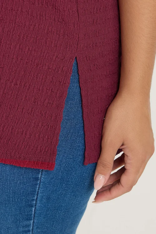Yours Curve Red V-Neckline Texture T-Shirt - 16 Image 4