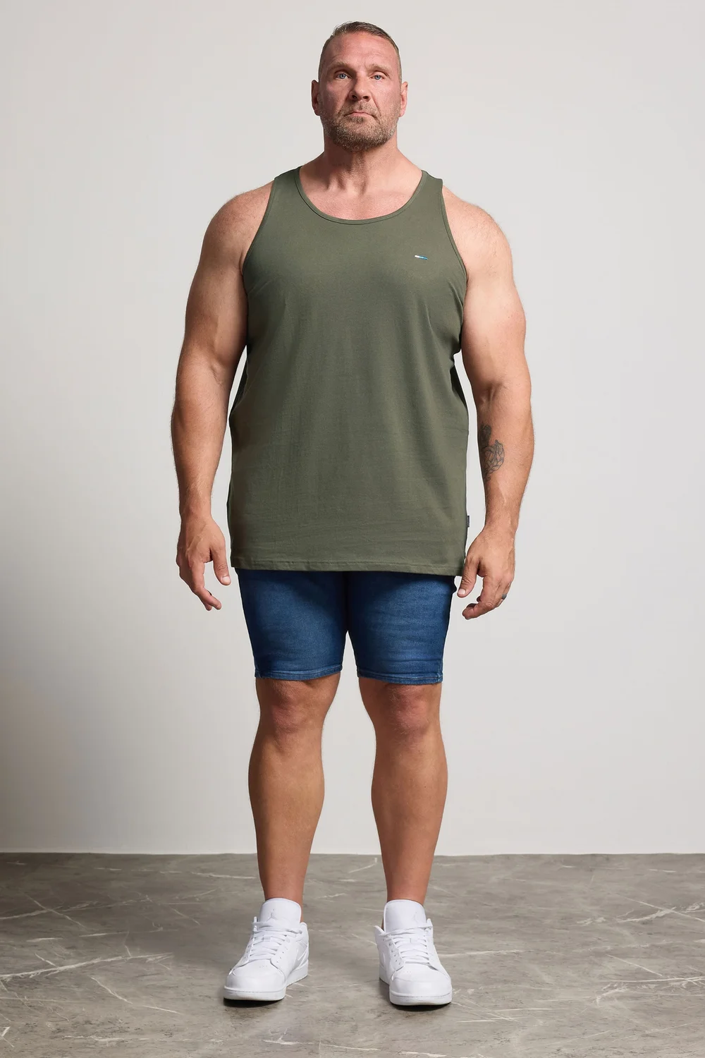 BadRhino Black & White 5 Pack Vest Tops - 4XL Image 3