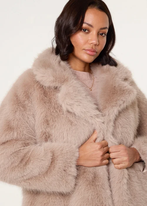 Blue Vanilla Beige Short Faux Fur Coat - 14-16 Image 2