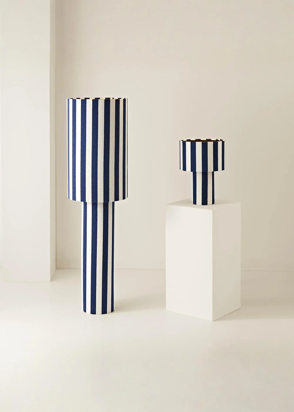 ValueLights Florence Navy Deckchair Stripe Linen Midi Floor Lamp With Warm White Bulb - One Size Image 6