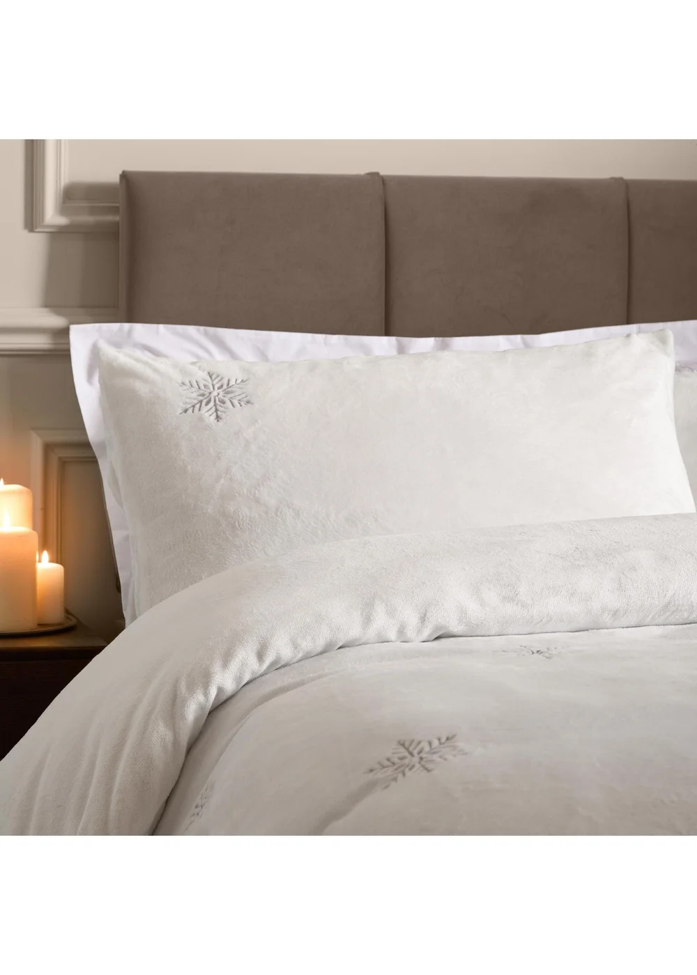 Paoletti Frosted Snowflake King Embroidered Fleece Duvet Sets White - Double Image 2