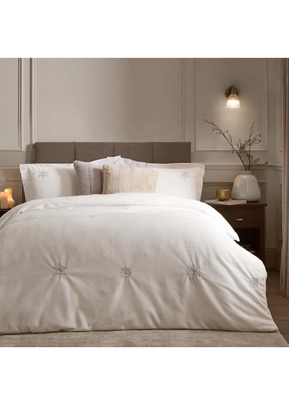 Paoletti Frosted Snowflake King Embroidered Fleece Duvet Sets White - Double Image 1