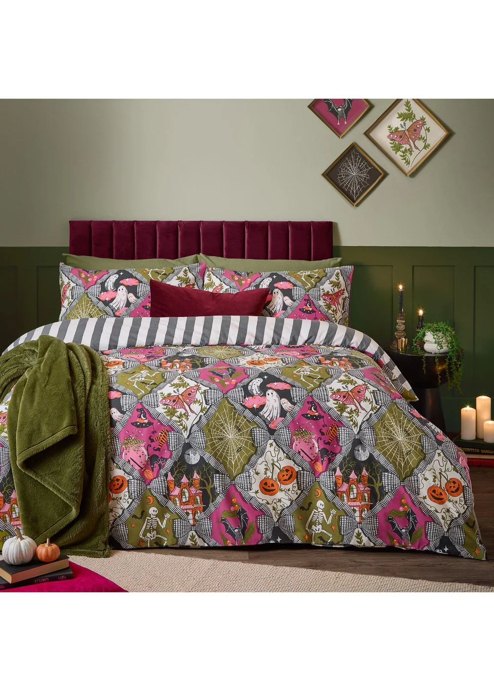 Furn Hallowquin Super King Spooky Reversible Duvet Sets Multi - Single Image 1