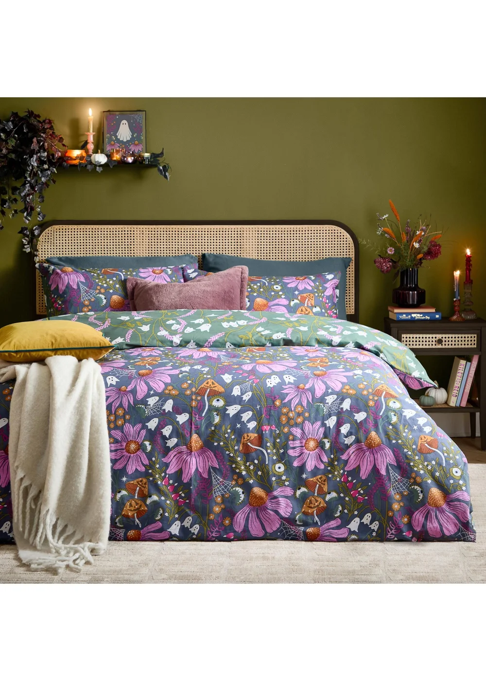 Furn Ghoul Gardens Double Halloween Reversible Duvet Sets Multi - Double Image 1