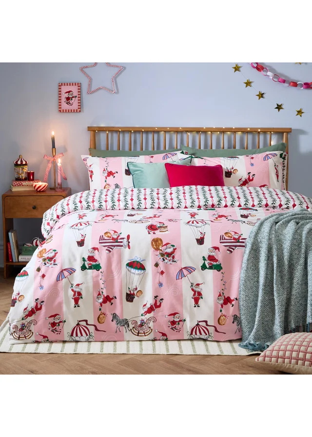 Furn Passport To The North Pole Double Christmas Reversible Duvet Sets Candy Floss/Linen