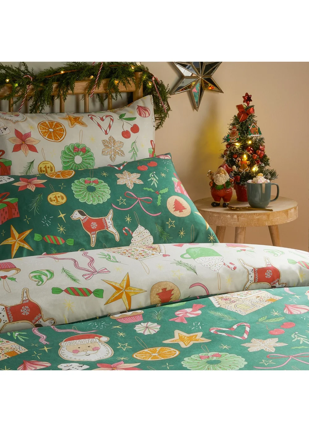 Duvet Day Festive Treats Super King Printed Soft Touch Duvet Sets Emerald - Super king Image 2