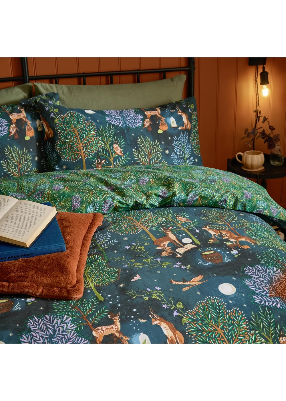 Furn Woodland Ritual King Reversible Duvet Sets Navy - Double Image 3