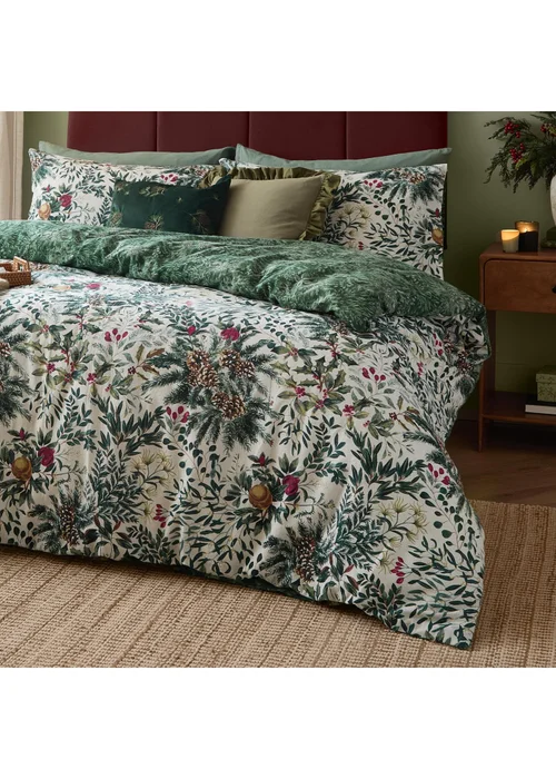 Wylder Winter Foliage Super King Reversible Brushed Cotton Duvet Sets Pine Green - Single Image 3
