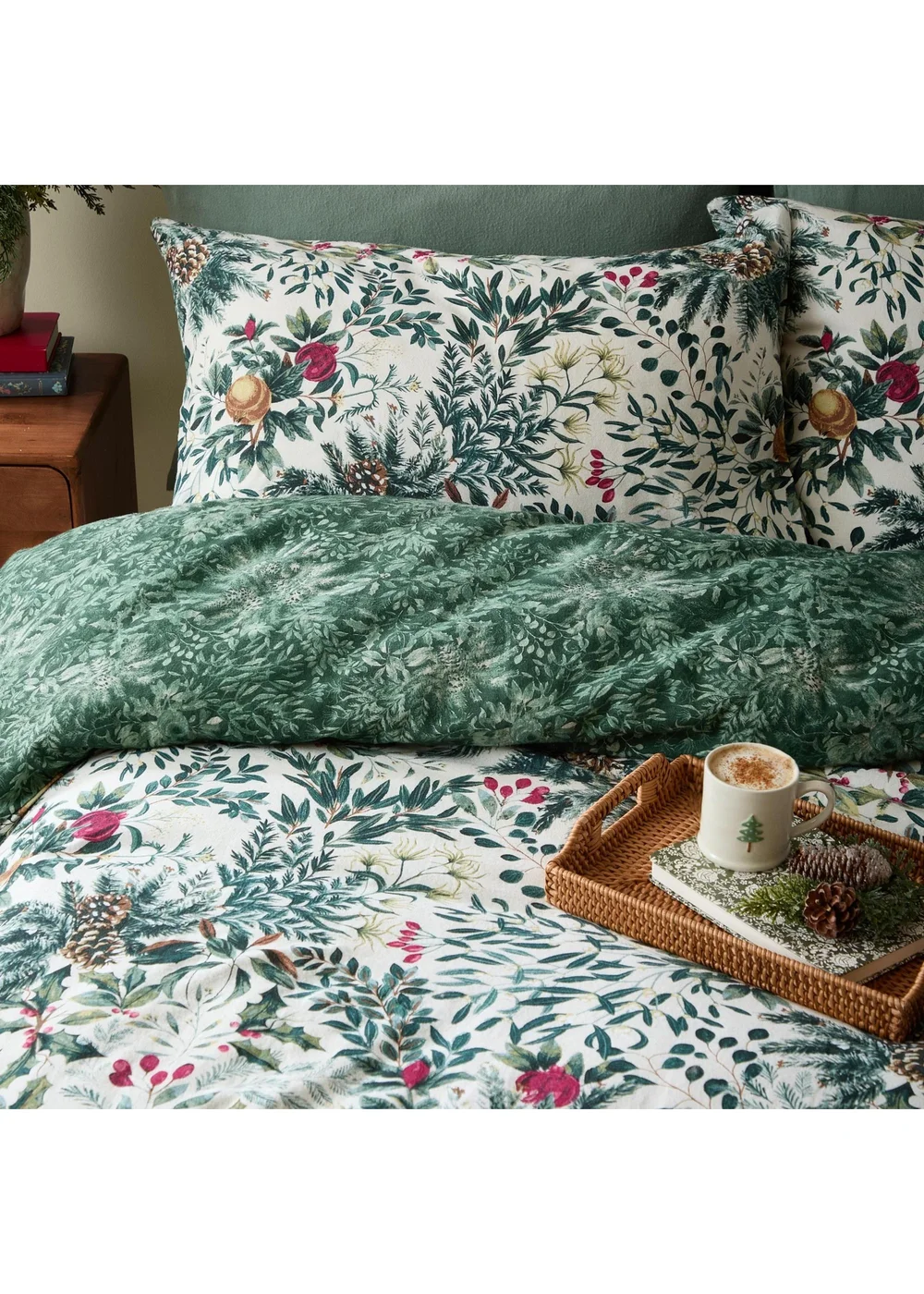Wylder Winter Foliage Super King Reversible Brushed Cotton Duvet Sets Pine Green - Single Image 2